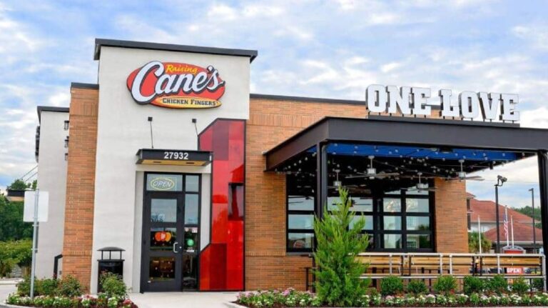 Raising Cane's Christmas Hours [Updated 2025]